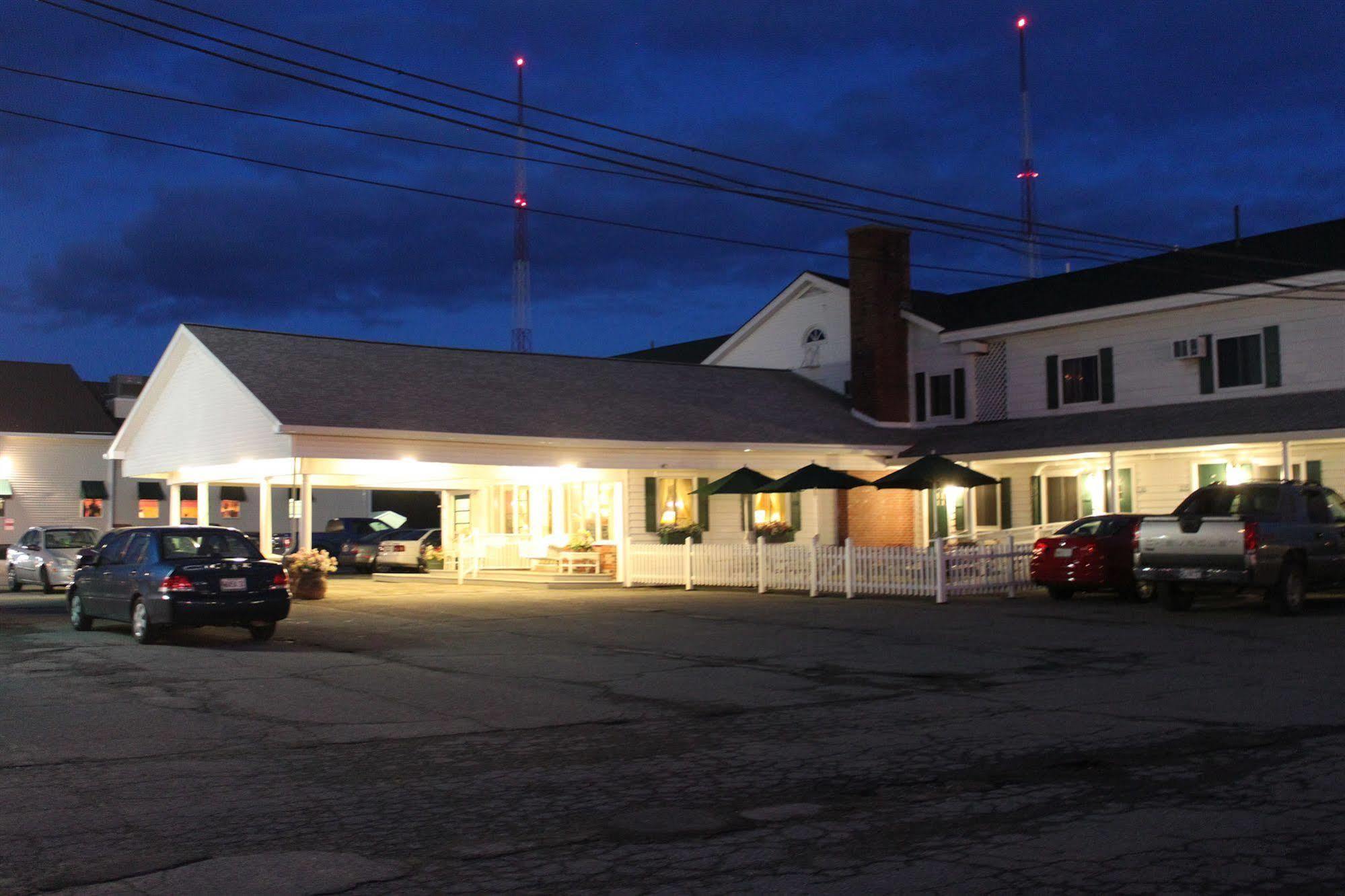 Maine Woods Inn Brewer Exterior foto